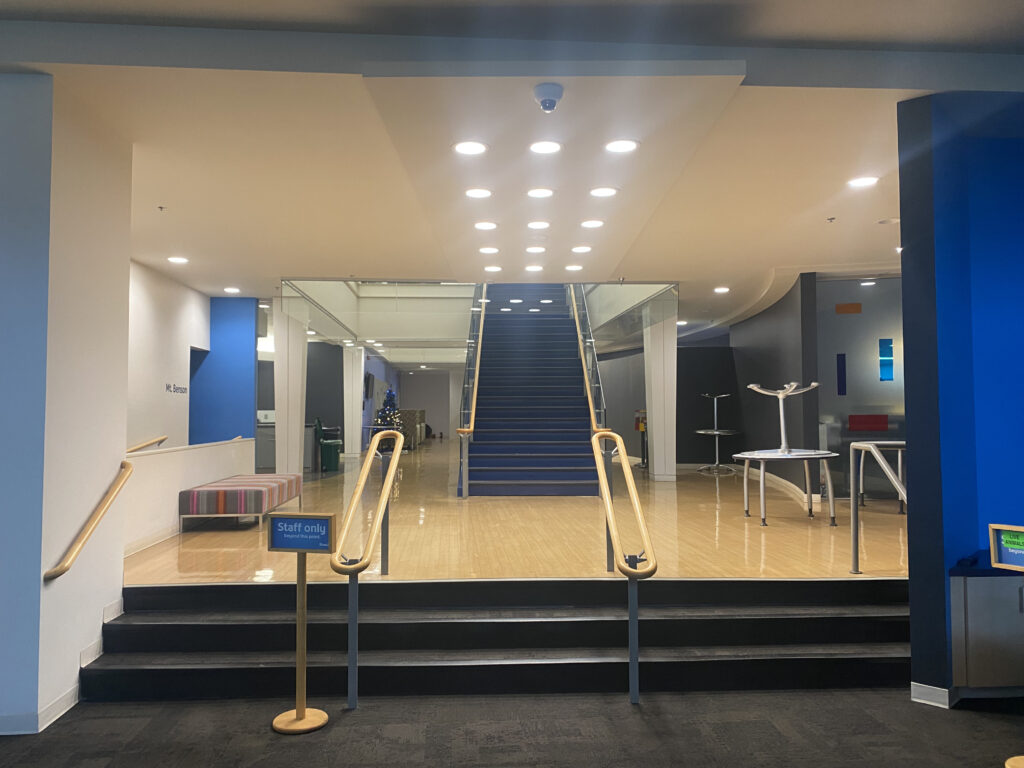 rogers-nanaimo-foyer-led-upgrade commercial led lighting upgrade at rogers shaw in nanaimo, bc